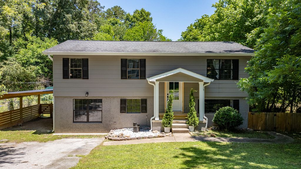 1617 N Chester Road, Hixson, TN 37343
