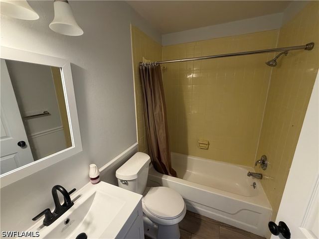 937 SW 52nd ST, Cape Coral, FL 33914