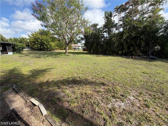 937 SW 52nd ST, Cape Coral, FL 33914