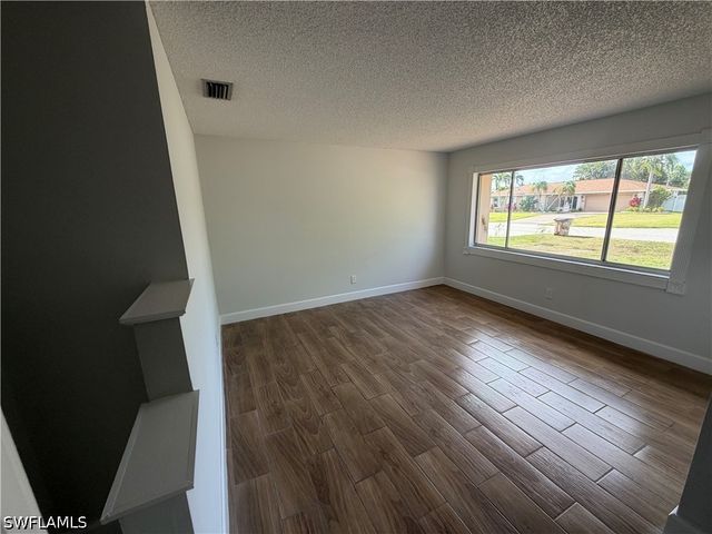 937 SW 52nd ST, Cape Coral, FL 33914