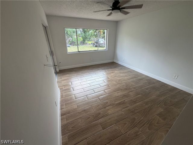 937 SW 52nd ST, Cape Coral, FL 33914