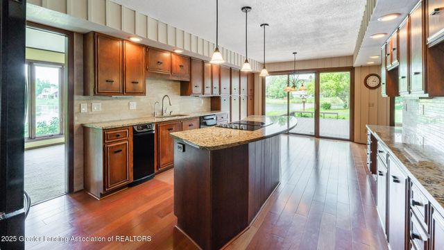 280 Winterberry Lane, Okemos, MI 48864