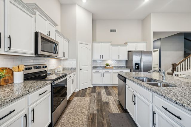 436 Zeffer Ct, Spring Hill, TN 37174