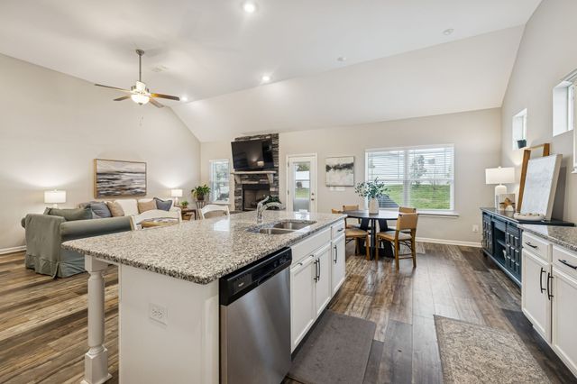 436 Zeffer Ct, Spring Hill, TN 37174