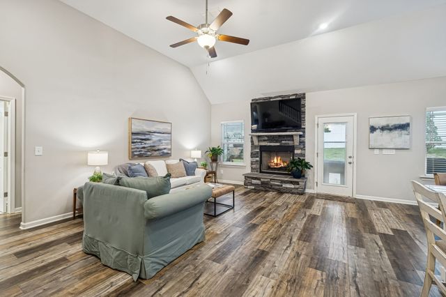 436 Zeffer Ct, Spring Hill, TN 37174