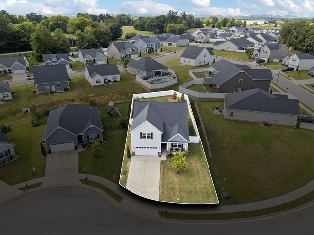 436 Zeffer Ct, Spring Hill, TN 37174