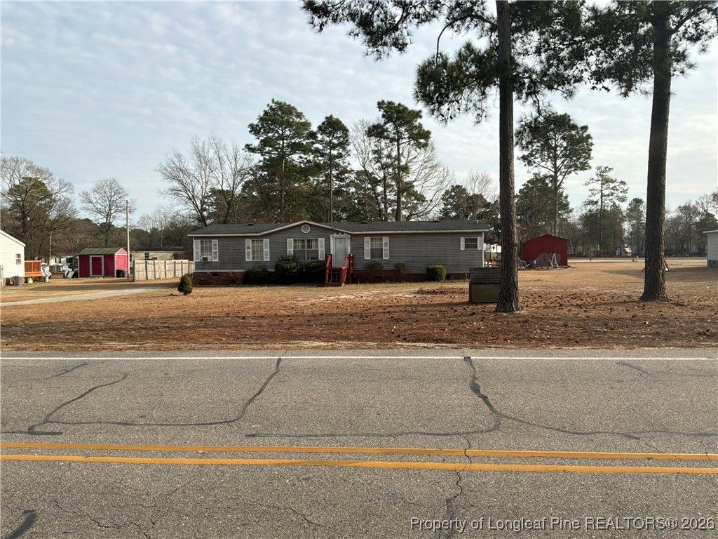 5837 Parkton Road, Hope Mills, NC 28348