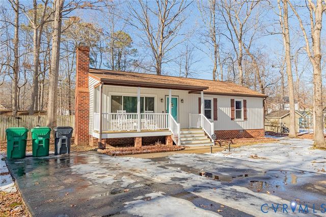 107 Five Oaks Ln, Ashland, VA 23005