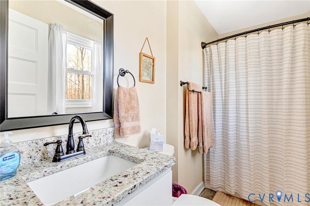 107 Five Oaks Ln, Ashland, VA 23005