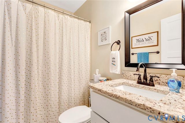 107 Five Oaks Ln, Ashland, VA 23005