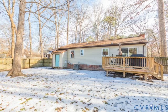 107 Five Oaks Ln, Ashland, VA 23005