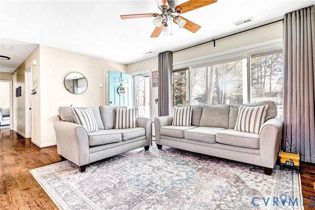 107 Five Oaks Ln, Ashland, VA 23005