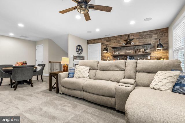 108 TICONDEROGA RD, East Petersburg, PA 17520
