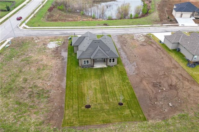 8016 SE Hoot Owl Street, Blue Springs, MO 64014