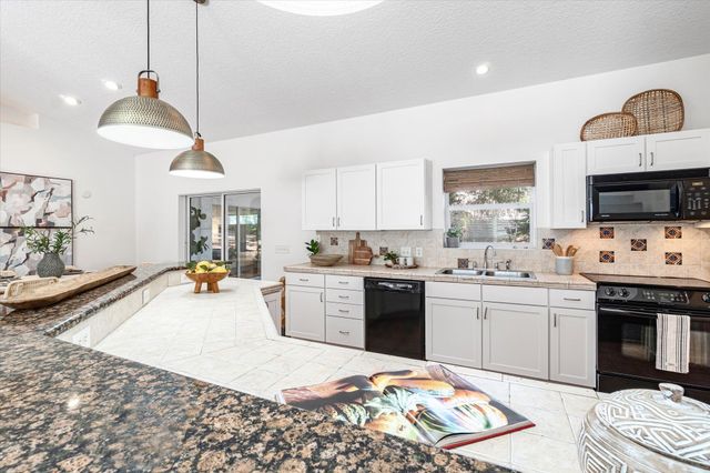 300 Spanish Oak Ct, St Augustine Beach, FL 32080