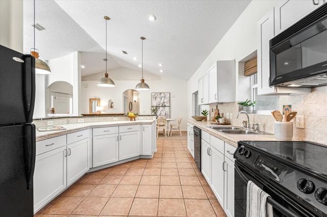 300 Spanish Oak Ct, St Augustine Beach, FL 32080