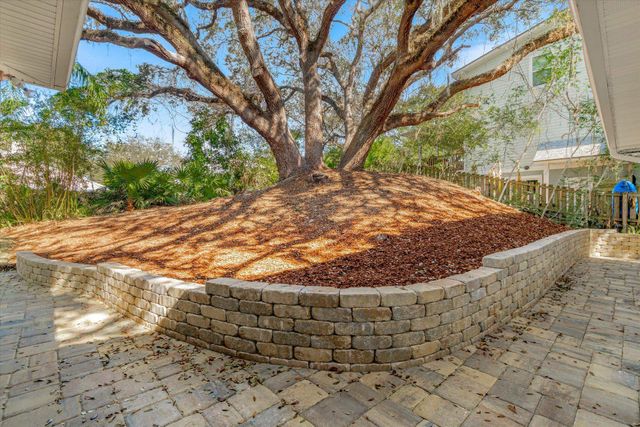 300 Spanish Oak Ct, St Augustine Beach, FL 32080