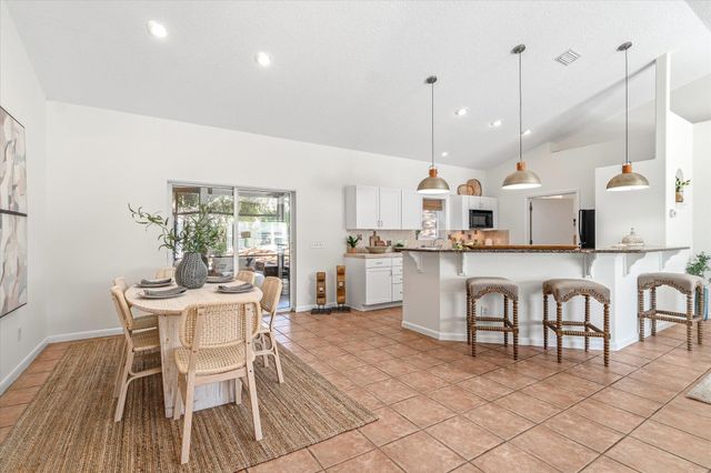 300 Spanish Oak Ct, St Augustine Beach, FL 32080