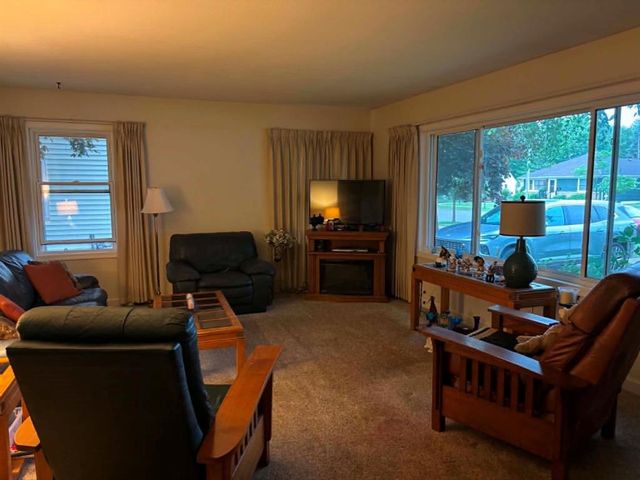 215 W Lexington Boulevard, Eau Claire, WI 54701