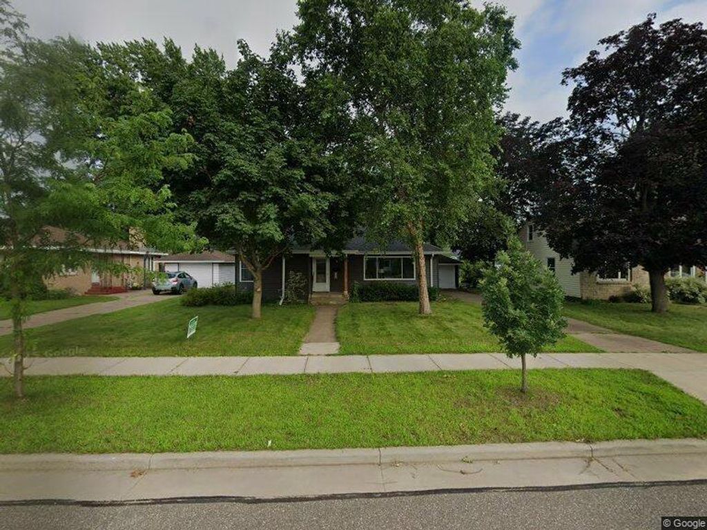 215 W Lexington Boulevard, Eau Claire, WI 54701