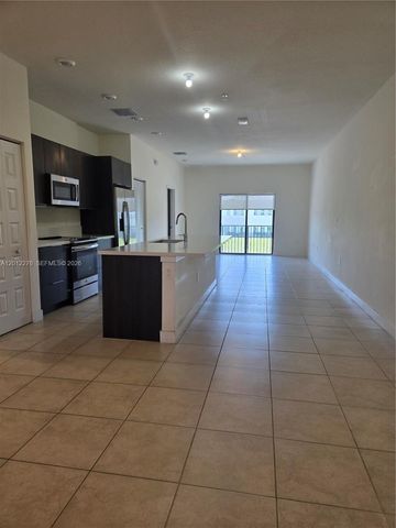 7819 NW 104th Ave 21, Doral, FL 33178
