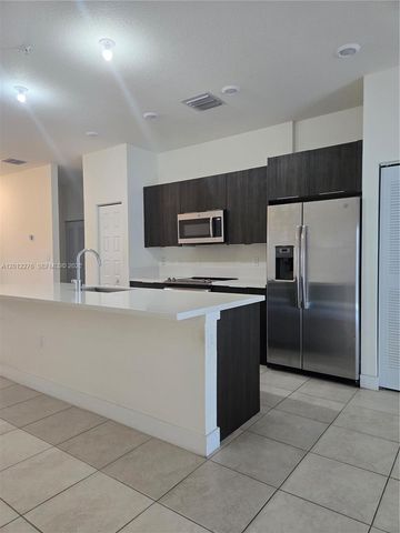 7819 NW 104th Ave 21, Doral, FL 33178