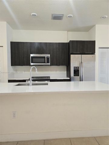 7819 NW 104th Ave 21, Doral, FL 33178