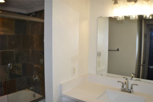 4859 Cedar Springs Road 255, Dallas, TX 75219
