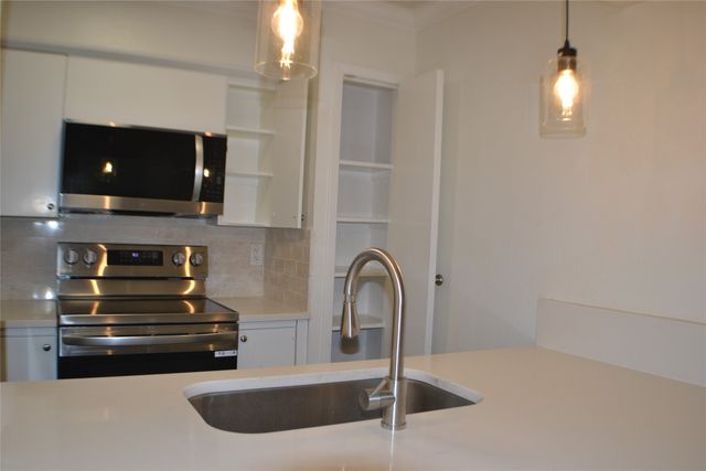 4859 Cedar Springs Road 255, Dallas, TX 75219