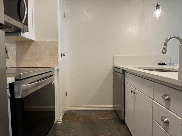 4859 Cedar Springs Road 255, Dallas, TX 75219