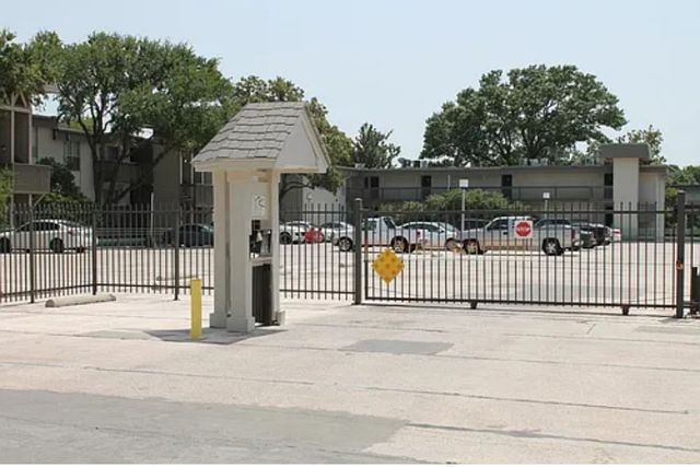 4859 Cedar Springs Road 255, Dallas, TX 75219