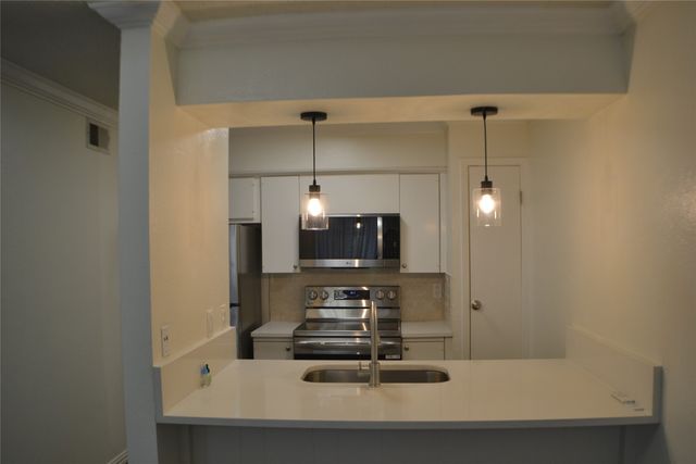 4859 Cedar Springs Road 255, Dallas, TX 75219