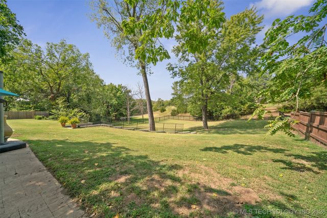 1115 Renaissance Drive, Sand Springs, OK 74063