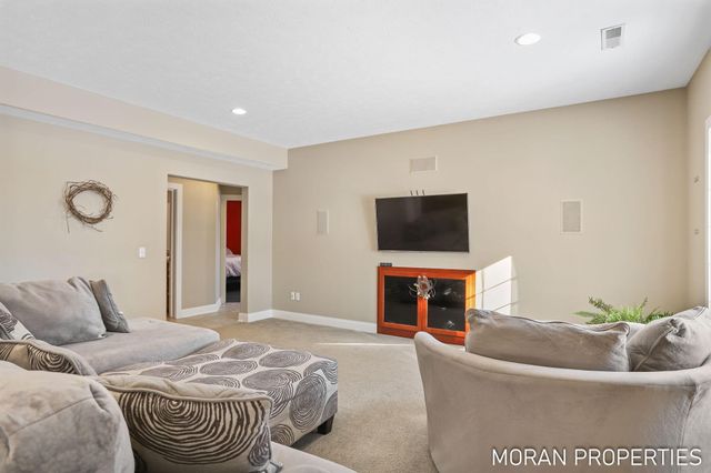 6978 Highland Drive W, Allendale, MI 49401