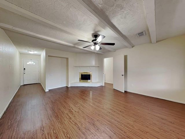 8502 Avington Road, La Porte, TX 77571