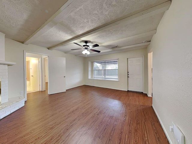 8502 Avington Road, La Porte, TX 77571