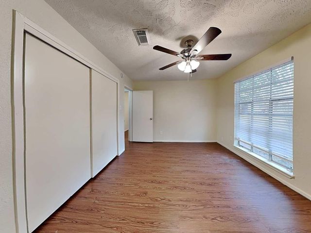 8502 Avington Road, La Porte, TX 77571