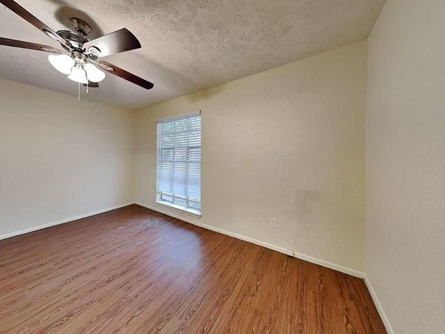 8502 Avington Road, La Porte, TX 77571