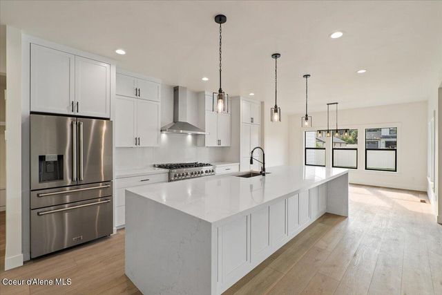 9262 N Secretariat LN, Hayden, ID 83835