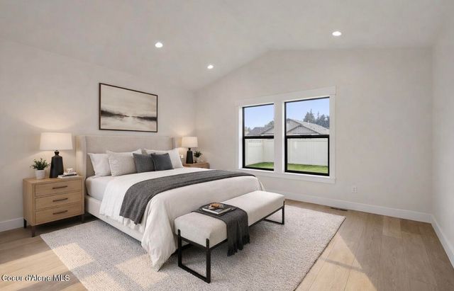 9262 N Secretariat LN, Hayden, ID 83835