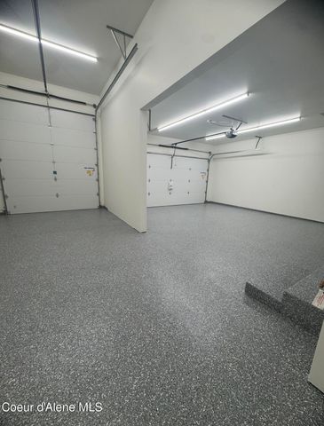 9262 N Secretariat LN, Hayden, ID 83835