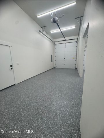 9262 N Secretariat LN, Hayden, ID 83835