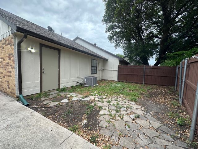 2414 Sunflower Drive, Arlington, TX 76014