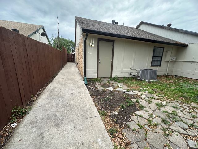 2414 Sunflower Drive, Arlington, TX 76014