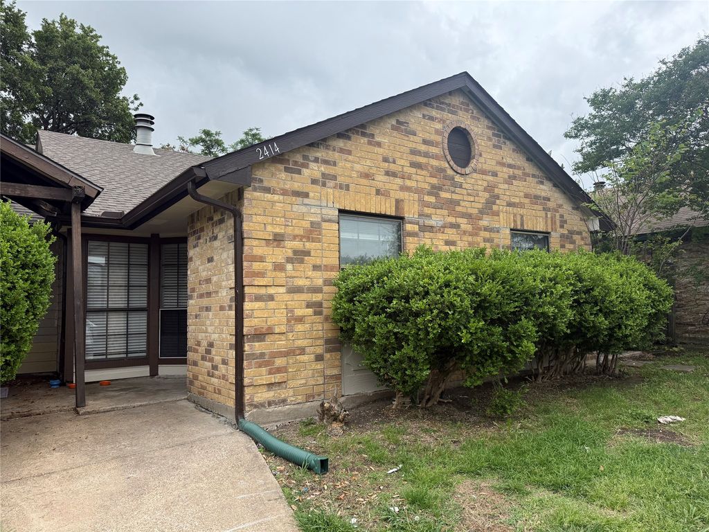 2414 Sunflower Drive, Arlington, TX 76014