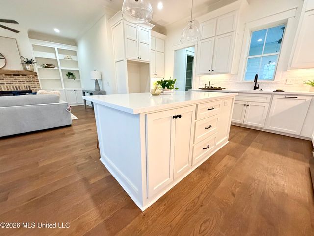 1020 Crepe Myrtle Drive, Brandon, MS 39047