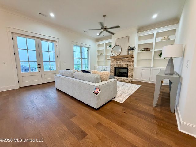 1020 Crepe Myrtle Drive, Brandon, MS 39047