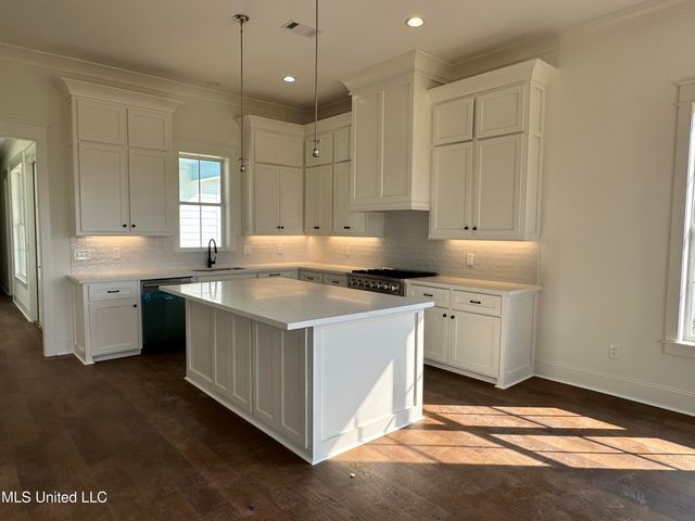 1020 Crepe Myrtle Drive, Brandon, MS 39047