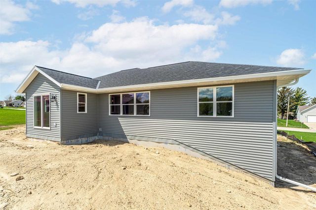 341 LEONA WAY, Oakfield, WI 53065