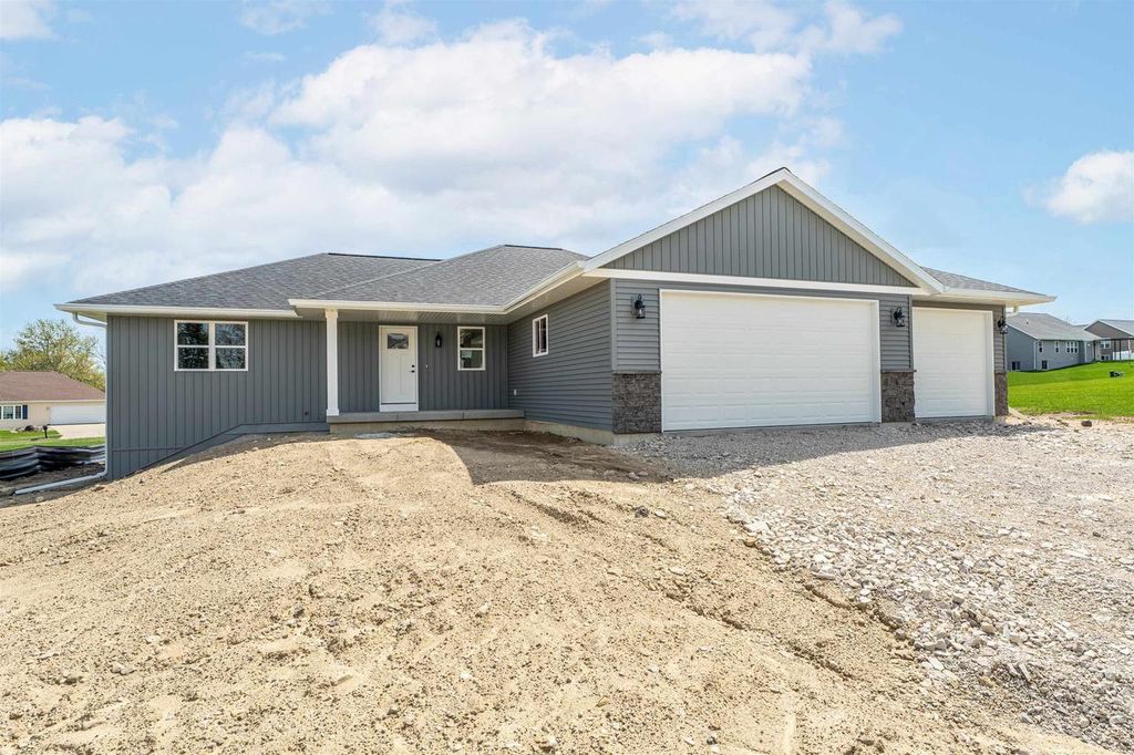 341 LEONA WAY, Oakfield, WI 53065